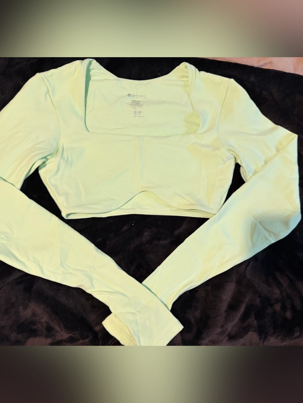 Buffbunny Long-Sleeve Crop Top in Honeydew